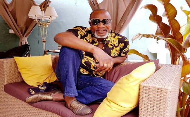 France: le chanteur congolais Koffi Olomidé condamné à deux ans de prison avec sursis.
